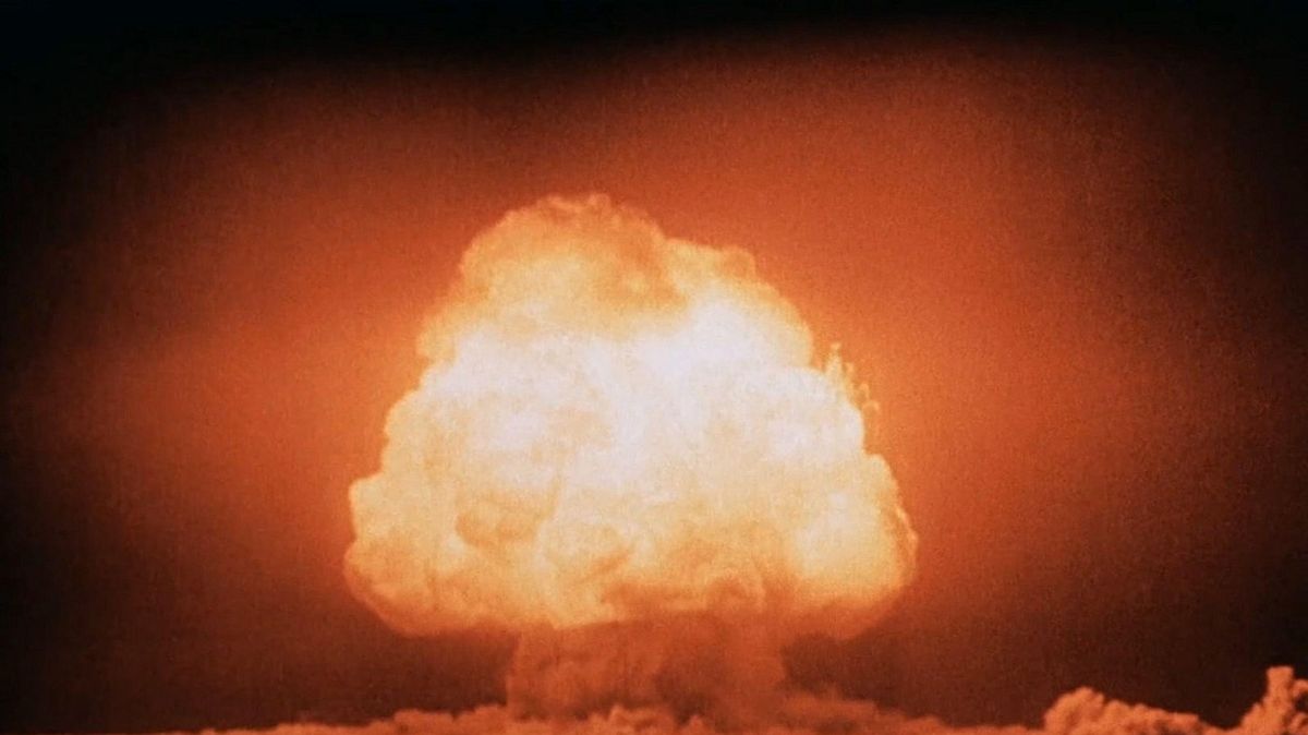 Úřad zveřejnil rady, jak si počínat při jaderném útoku. Lidé zahltili web